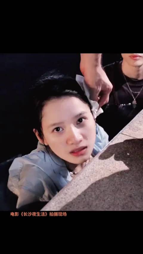 泡在水里说太冷了的小萌物