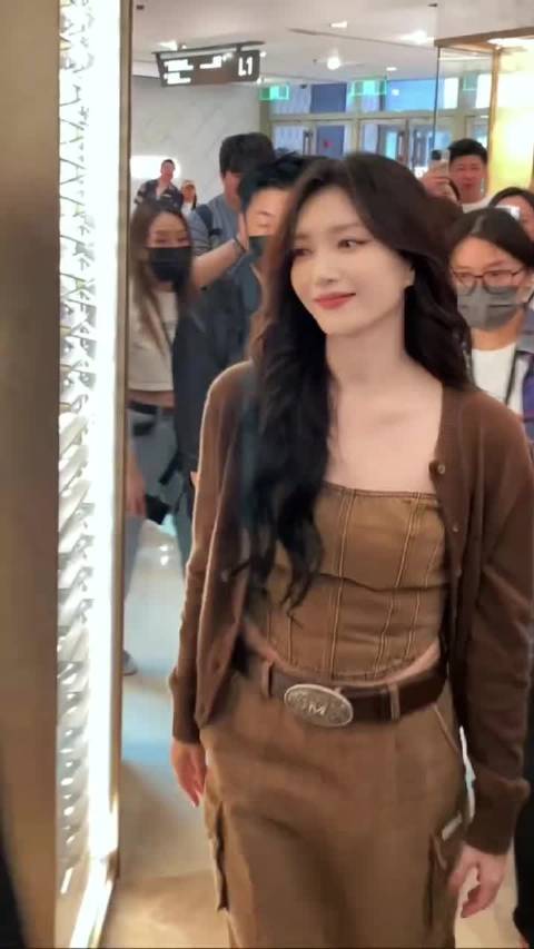 江疏影新剧《夜色正浓》开播，角色张力十足