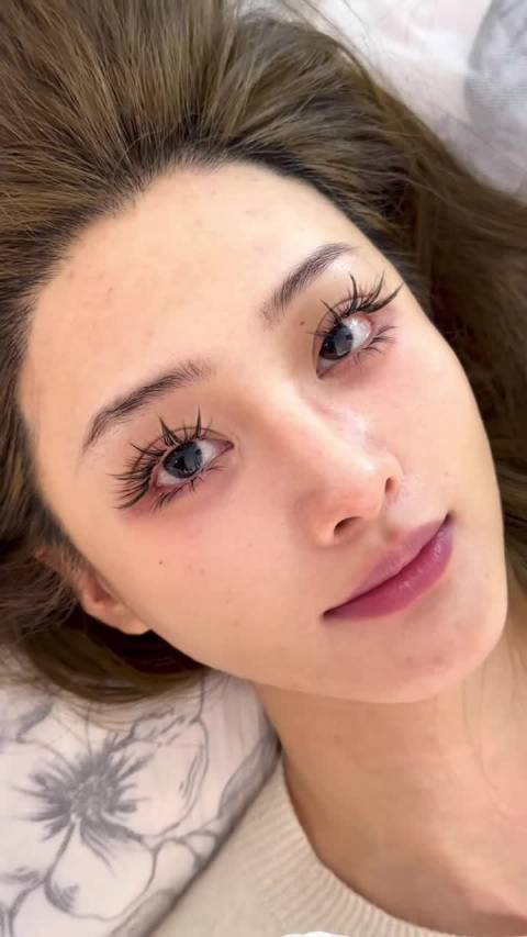 网红美女鼓励粉丝多发内容引流，强调美睫款式适配每个人