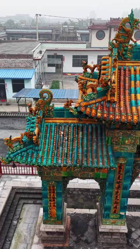 山西介休太和岩琉璃坊耗资12万两白银通体琉璃