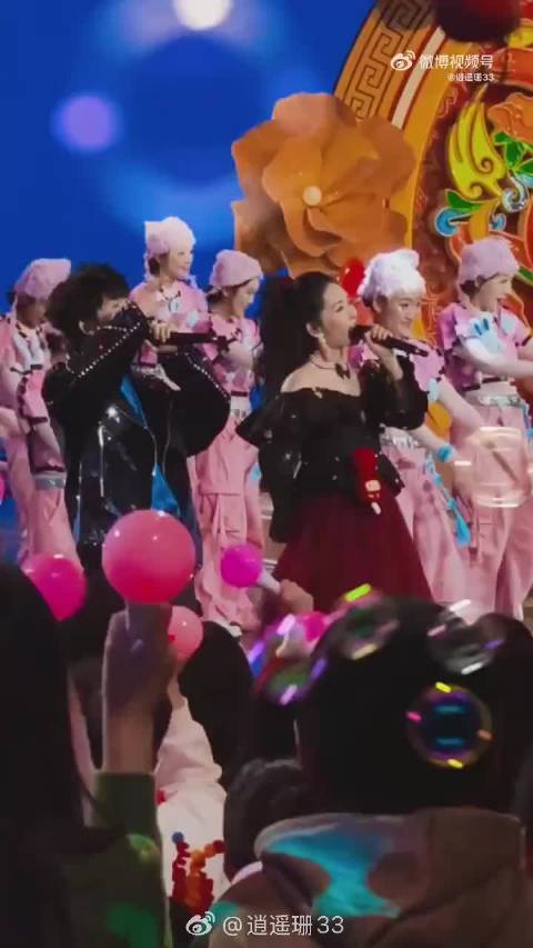 大张伟谢娜北京台春晚合体引爆快乐多巴胺