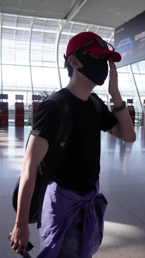 费启鸣合肥出发直播拍图引热议