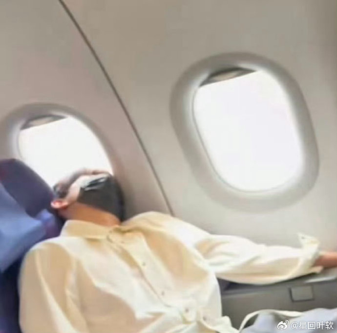 胡先煦为什么会累到在飞机上陷入深度昏迷式睡眠？