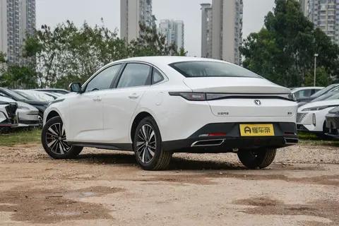 长安逸动插电混动版实车到店，直面比亚迪秦PLUS DM等同级竞品