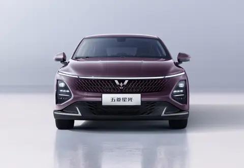 比亚迪秦PLUS DM-i对比五菱星光