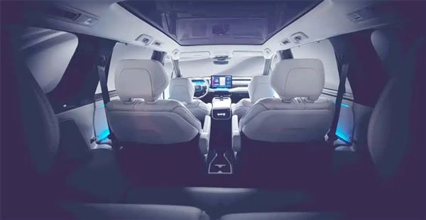 纯电版汉兰达！ 丰田全新SUV内饰预告图发布：采用2+2+2座椅布局