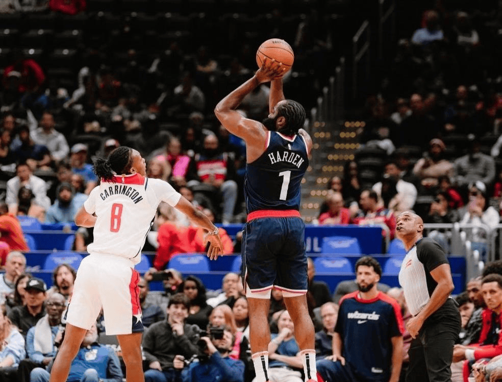 NBA现役哪些球星有机会拿到3万分?哈登下赛季有望达成里程碑_比赛_得分_布克