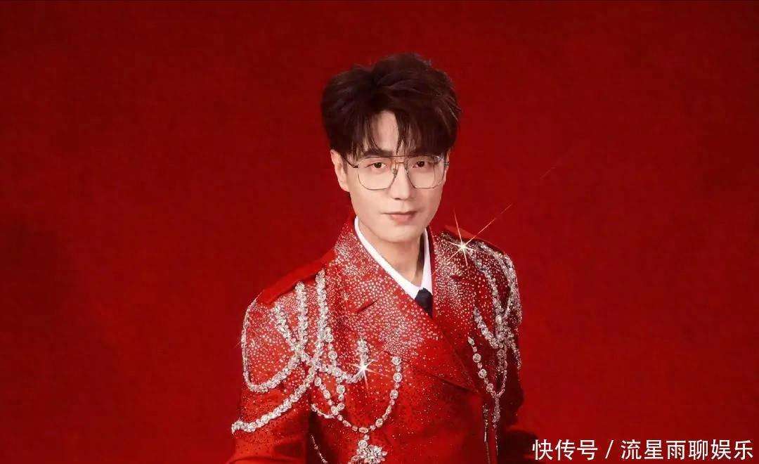 央视春晚第三次联排开始后，王铮亮李现汪苏泷刘涛等艺人亲临现场