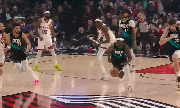 霍勒迪抢断助飞卡马拉劈扣，格兰特再打进开拓者16-4领先