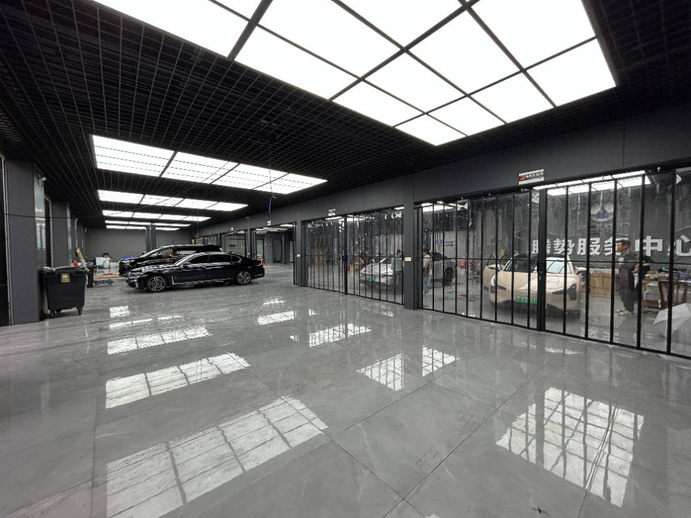 开了几十款车后，终于顿悟：买插混增程，别看亏电油耗，要看它