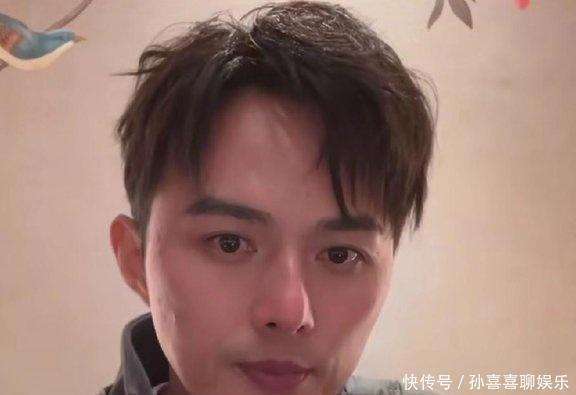 叶祖新请粉丝吃50个汉堡还宠家属,老辈子式撒饭冲上热搜