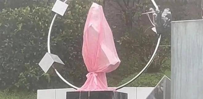 大S雕像如天使一样！由S妈具俊晔小S揭幕，周渝民言承旭现场见证