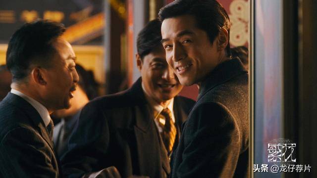 《繁花》导演王家卫评价胡歌，只字不提演技，却说到了观众心坎里_思考_时代_商战