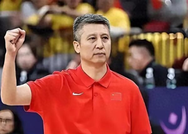 郭士强有魄力！中国男篮21人大名单诞生：赵睿胡金秋领衔，周琦落选