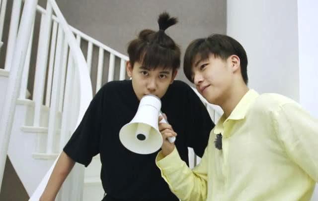 胡先煦一个天津小奶狗，硬是被王彦霖带成了满嘴大碴子味的话痨_陈立农