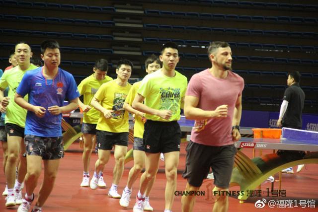 国乒男队马龙张继科领衔31人封训 00后天才受瞩目