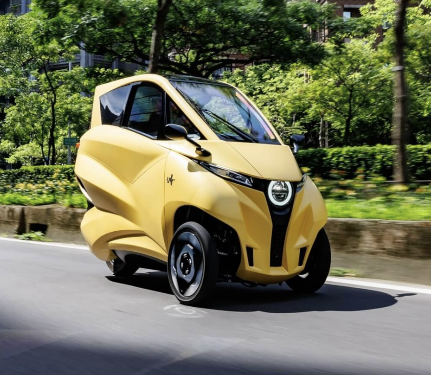 中国台湾地区拟开放小型代步三轮车合法上路，需持汽车驾照