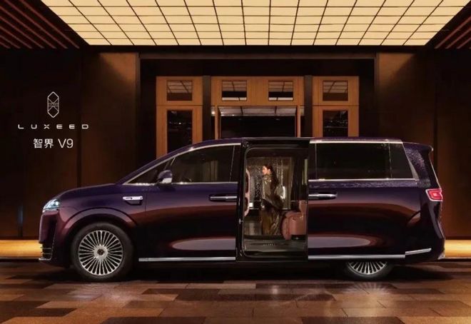 鸿蒙智行MPV第一车，智界V9能否重塑市场新格局？