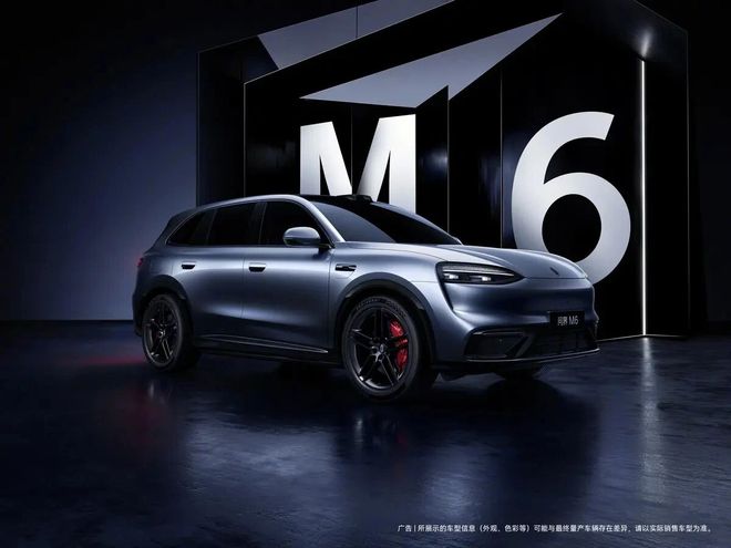 银色涂装+熏黑套件！问界M6外观细节曝光！