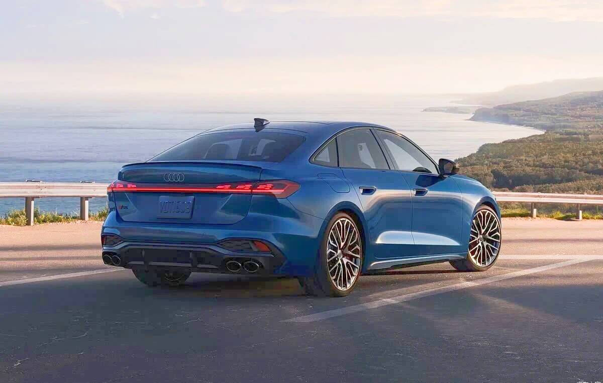 新款奥迪A5/S5官图发布 黑化外观+全新车机 这些配置有变化