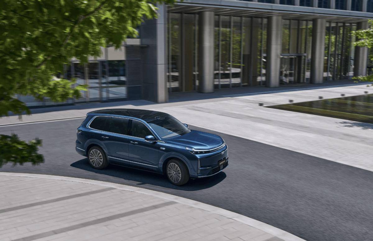 吉利银河M7官图亮相！大气设计配1.5L插混，15万级SUV新选择？