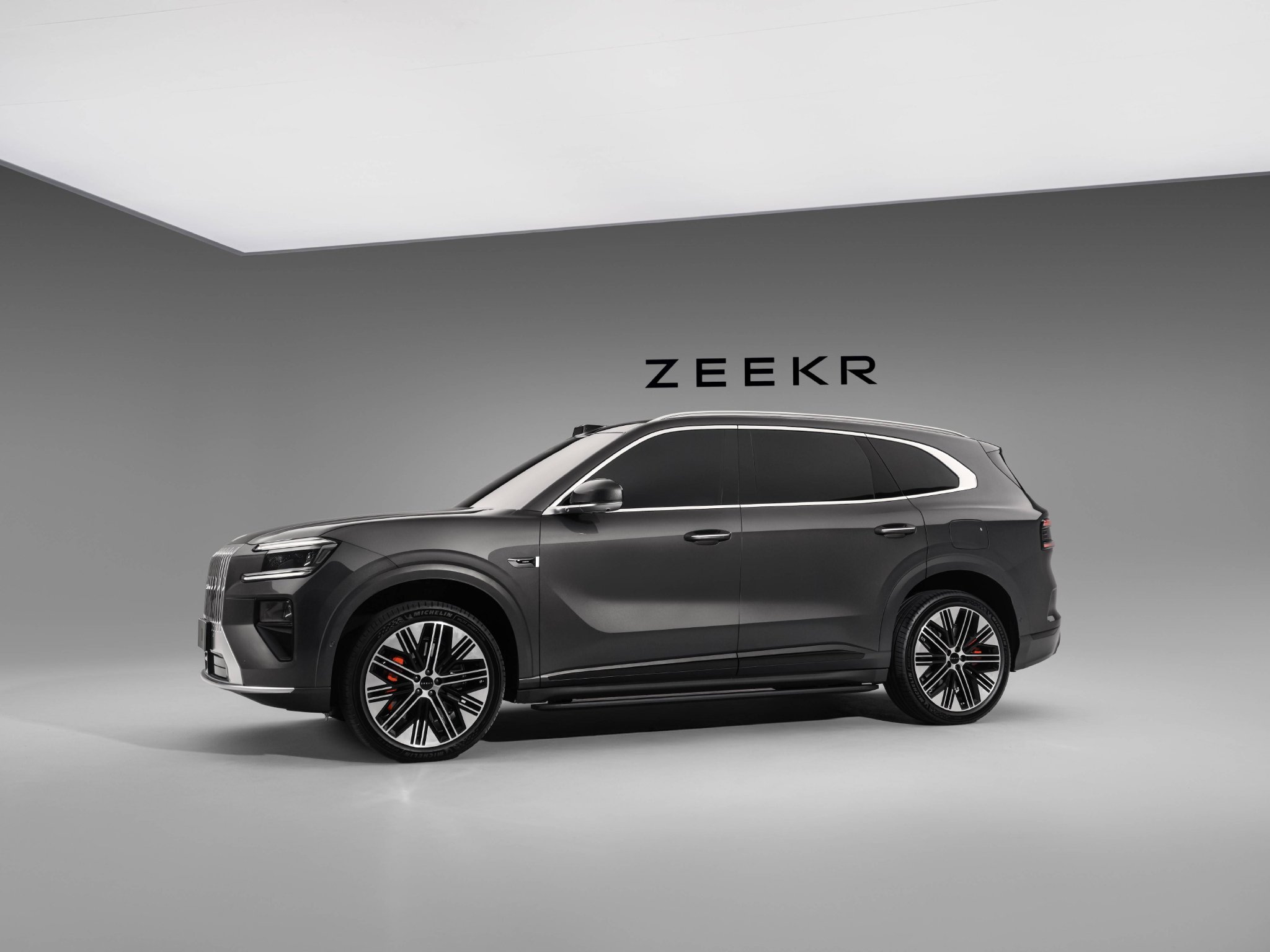 当力量与优雅共生 解读极氪8X的「Powerful Elegance」设计哲学