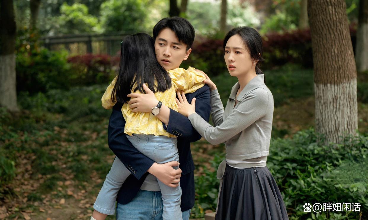 电视剧《小日子》火了，陈晓和童瑶演技获好评，东方卫视收视暴涨