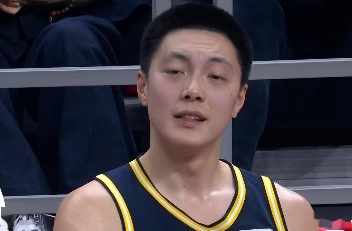 中国男篮集训名单官宣！郭士强选人太固执、赵睿入选，孙铭徽无缘