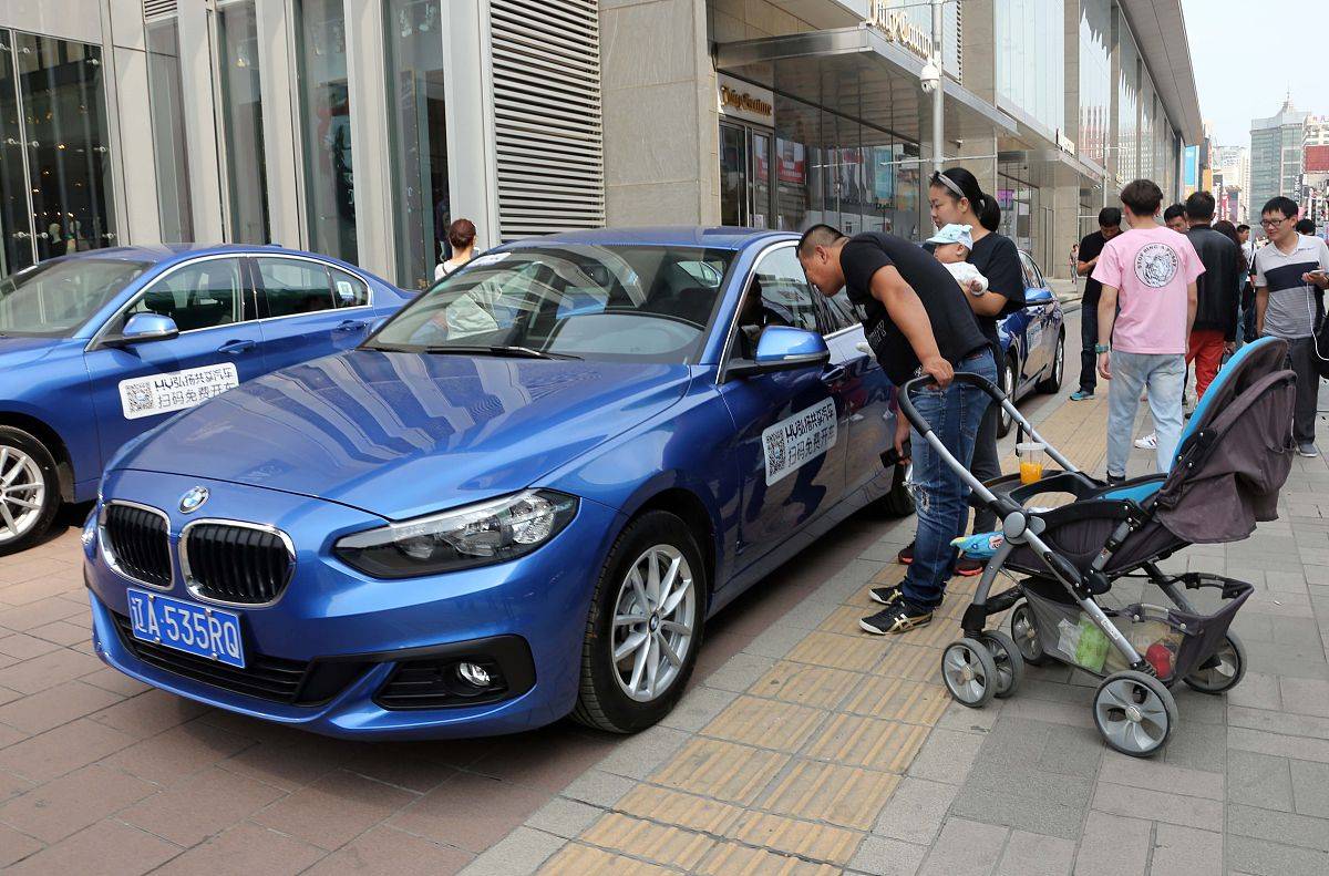 宝马豪车商场\"圈地\"8101小时引争议：16900元天价停车