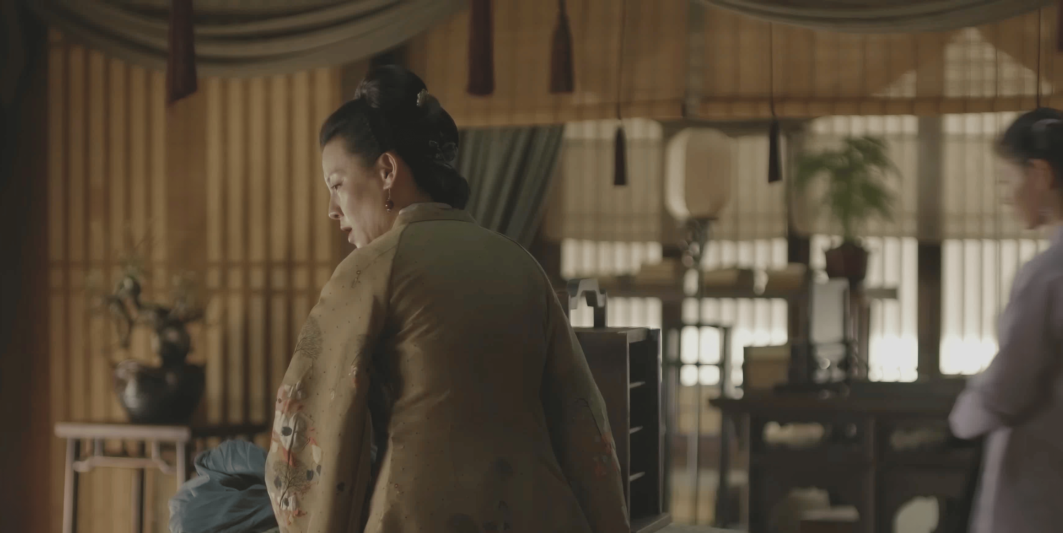 《知否》一对护膝见真章：正妻和妾室的差距，藏在细节里