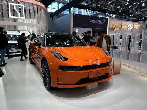 在广州车展中亮相的极氪001：领航全能豪华猎装轿跑 竞品黯然失色