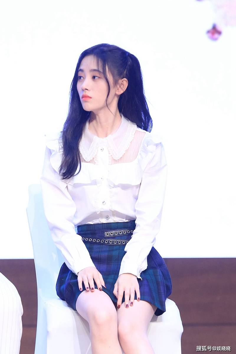 鞠婧祎反超时代少年团：实力偶像的逆袭之路