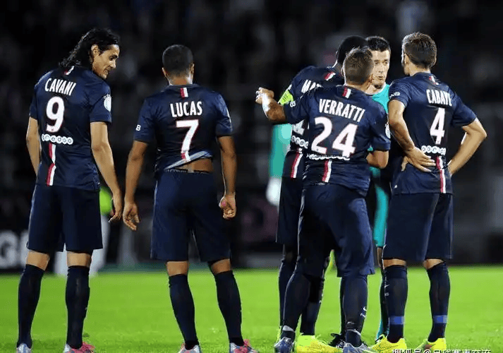 法甲焦点战:里昂VS里尔——欧战资格生死拼的全方位解析_进球数_攻防_状态