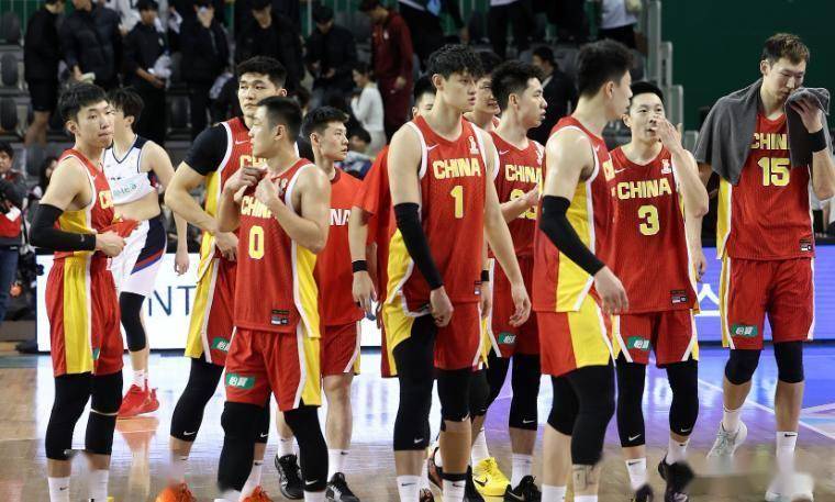 中国男篮大名单出炉!3个意想不到，本土得分王落选，广东最多_郭昊文_郭士强_联赛