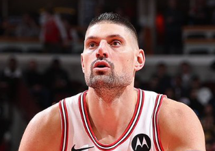 美记：凯尔特人拒绝了公牛用武切维奇换西蒙斯+首轮签的提议