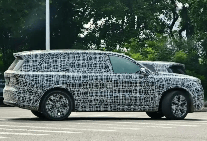 全新理想L9内饰谍照曝光取消方向盘交互屏增后轮转向