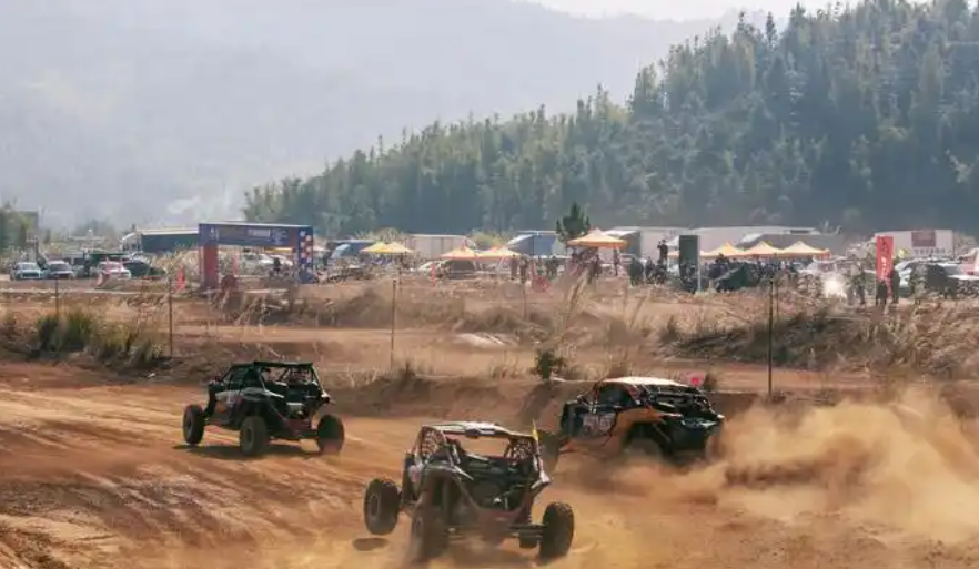 越野 / 工地用车保养：高粘度机油 + 密封件防护！