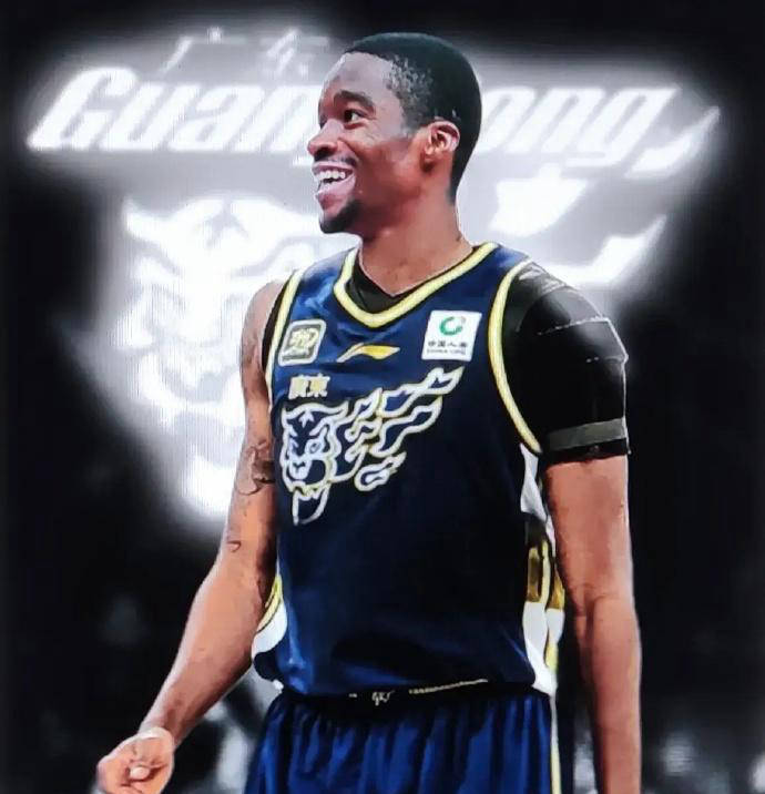 CCTV5直播：广东宏远迎战上海男篮，萨姆纳对决弗格，杜锋智斗卢伟