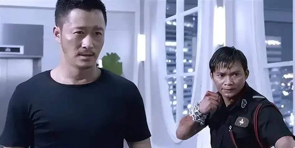 面相早就变了，吃完《战狼》红利的吴京，又回到了他的“怪圈”