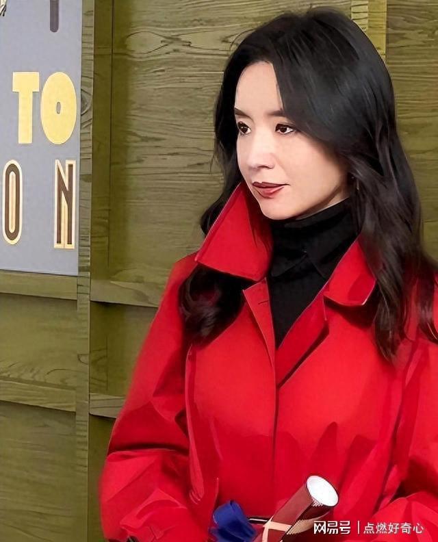 董洁陈坤22年后牵手，证实潘粤明评价