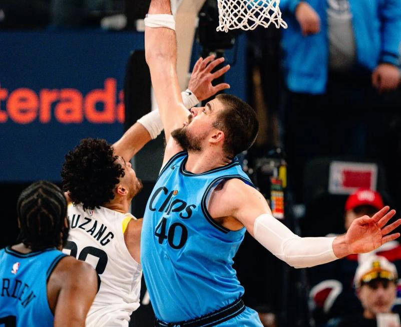 洛杉矶快船队54年的执着与坚韧