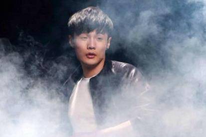 没有故事的人写不出这么棒的歌词,李荣浩《年少有为》