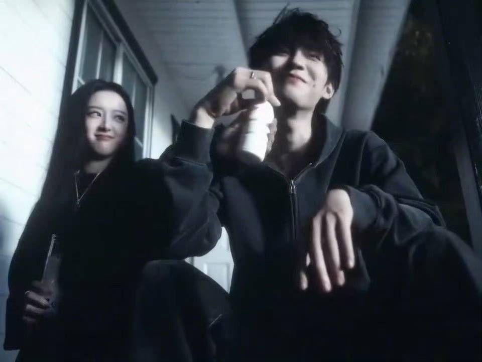 豹豹猫猫太甜,周翊然包上恩撒糖!