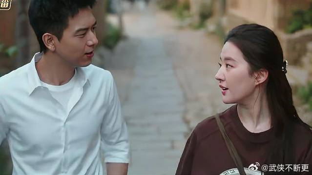 红豆伪素颜妆约会，小心思瞬间暴露，下秒画面甜齁