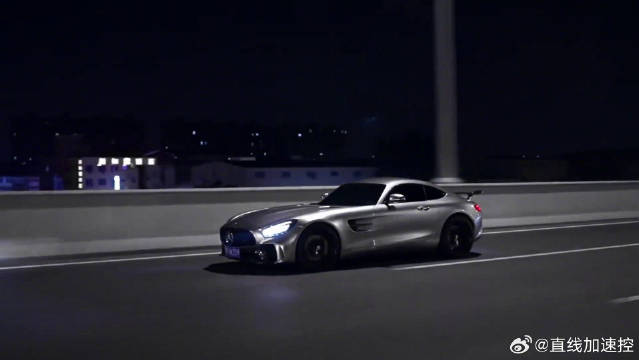 二十岁的向往，是奔驰 AMG 的轰鸣与荣光