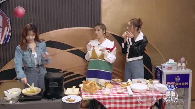 杨丞琳不愧前辈，现场为黄霄雲解惑，解答唱歌问题！