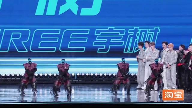 机器人热舞镜头切至黄渤王嘉尔陈伟霆白敬亭四人表情引热议