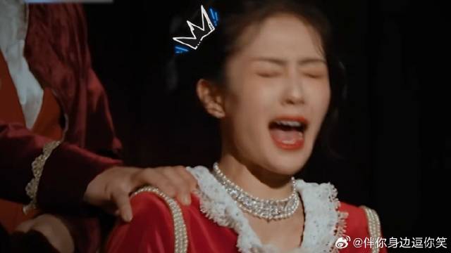 李晨太坏了，摸白鹿直接把鹿姐吓得狂叫，笑不活了！