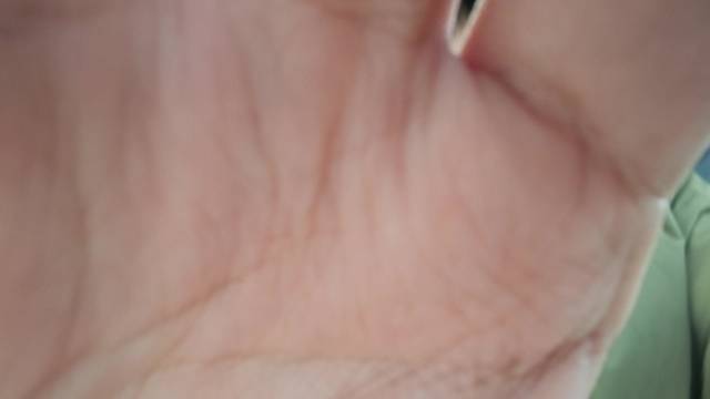 小鹏P7掀背后备箱成露营座椅