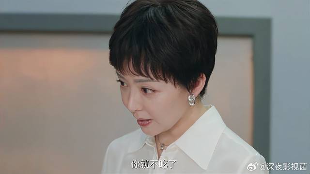 归晓婆婆住院，看到同龄亲家母气质出众，心酸了